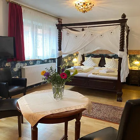 Hotel Kreuzerhof Garni 2*