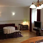 Kreuzerhof Garni 2*