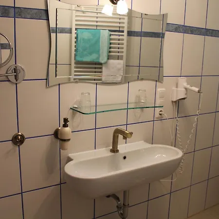 Otel Kreuzerhof Garni