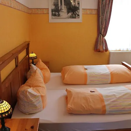 Kreuzerhof Garni Otel 2*